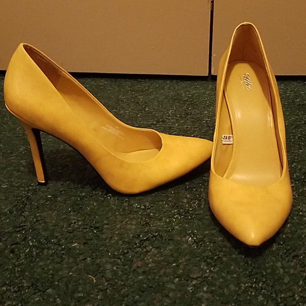 Mossimo pumps